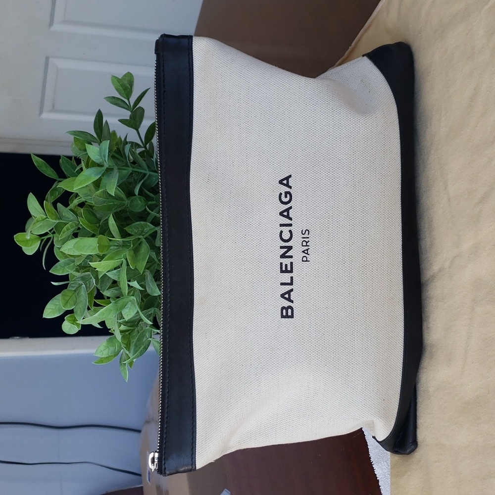 Balenciaga clutch bag Canvas and Black leather 😍 🔥